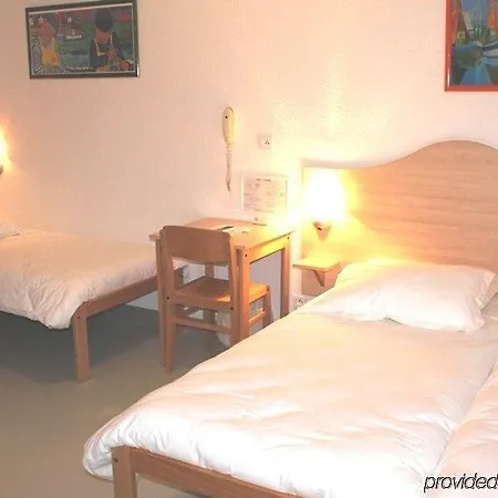 Отель Le Poseidon Ла-Сейн-сюр-Мер