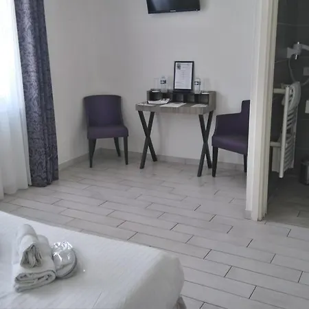 Отель Le Poseidon Ла-Сейн-сюр-Мер