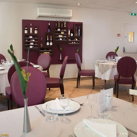 Отель Le Poseidon Ла-Сейн-сюр-Мер