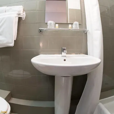 Le Poseidon Отель 2*