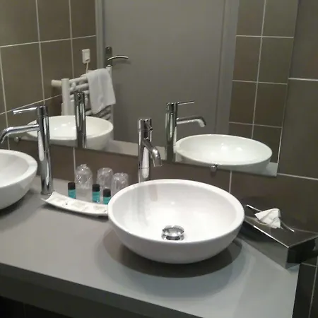 Le Poseidon Отель 2*